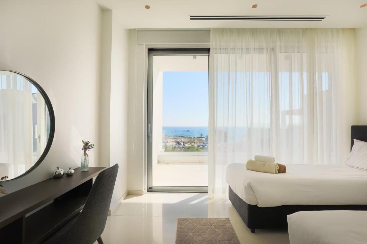 Sea Pearl Beachfront Villas - Breeze Ayia Napa Eksteriør billede