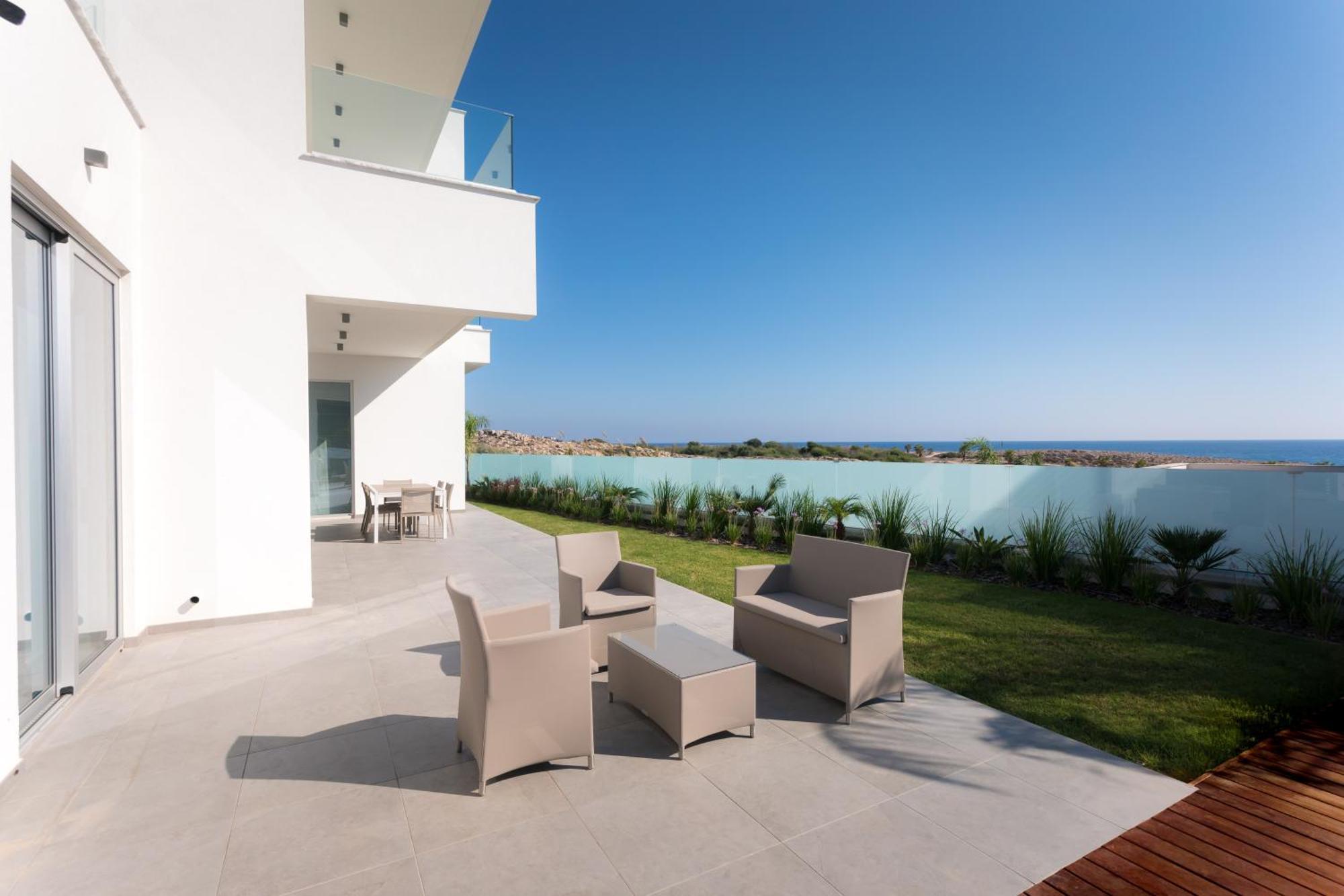 Sea Pearl Beachfront Villas - Breeze Ayia Napa Eksteriør billede